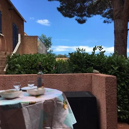 Mini Dans Une Au Calme Avec Piscine! Ideal Couple Avec 1 Enfant